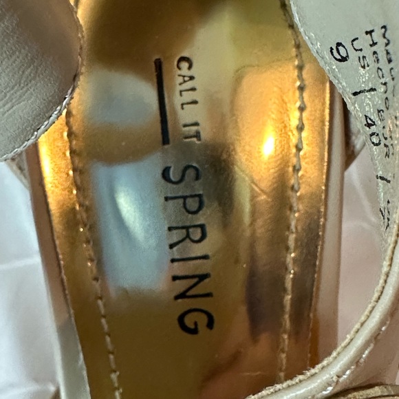 Aldo Beige Strappy Heels with Brass Accents, size 9 - Picture 6 of 16